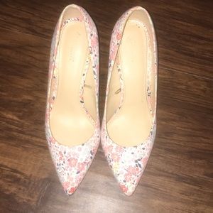 Floral pumps